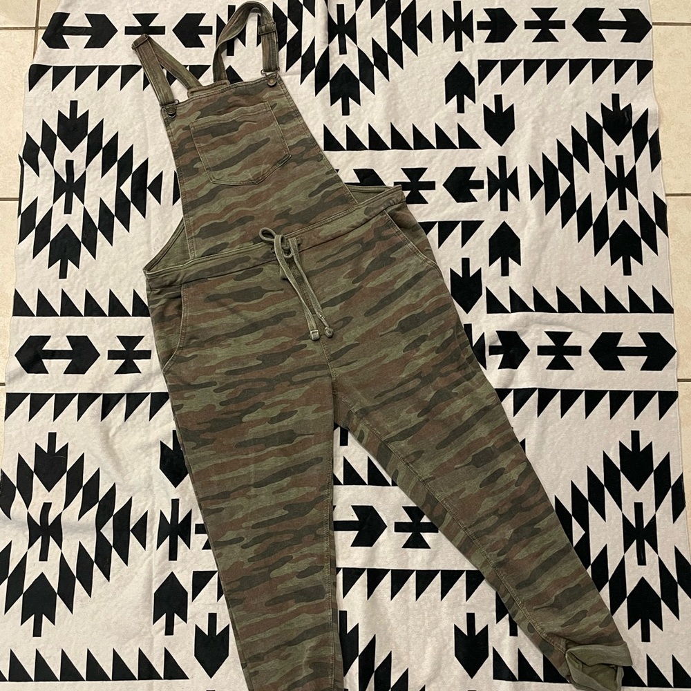Comfy Overalls - camo sweatpants!